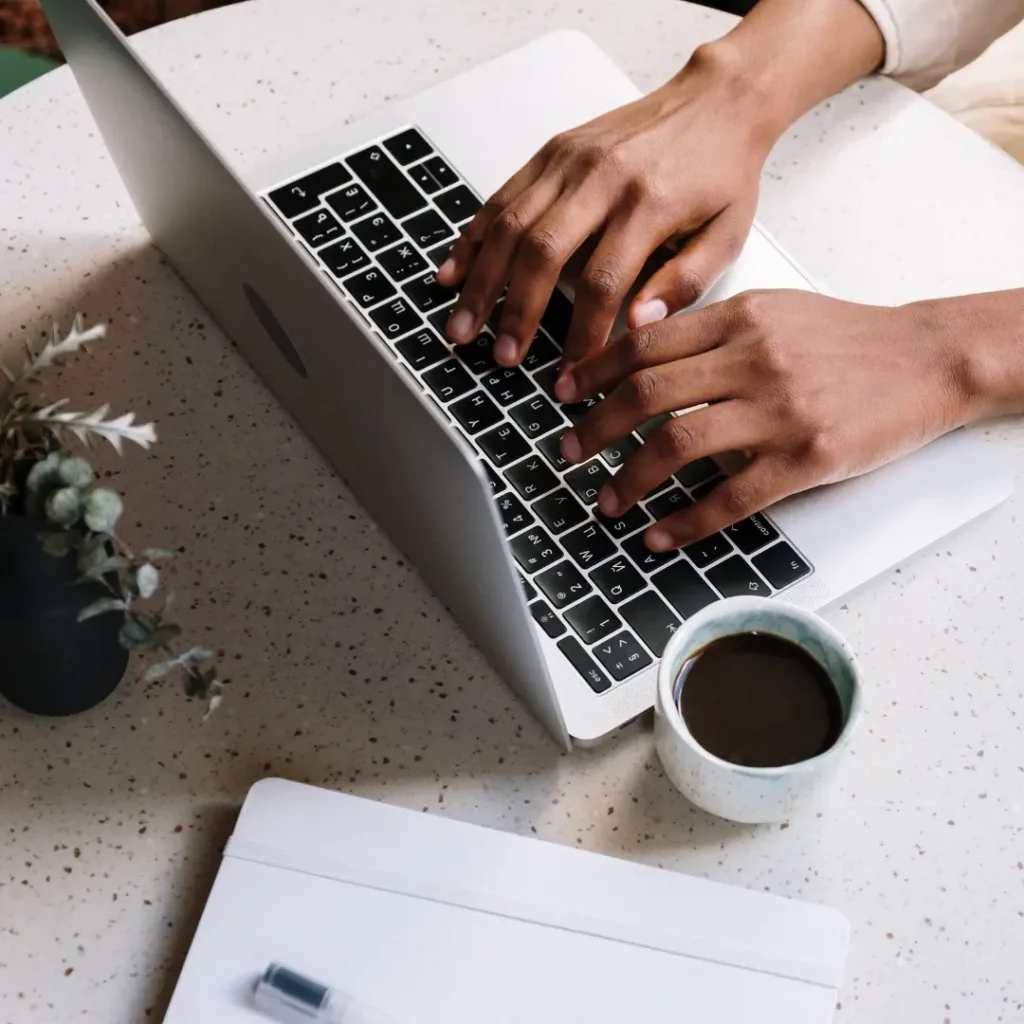 Blog Copywriting Service for coaches and consultants by Morgane